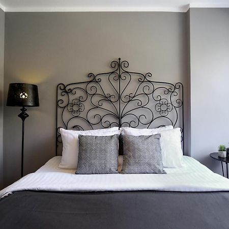 Captivating Old Town Apartment Bucarest Extérieur photo