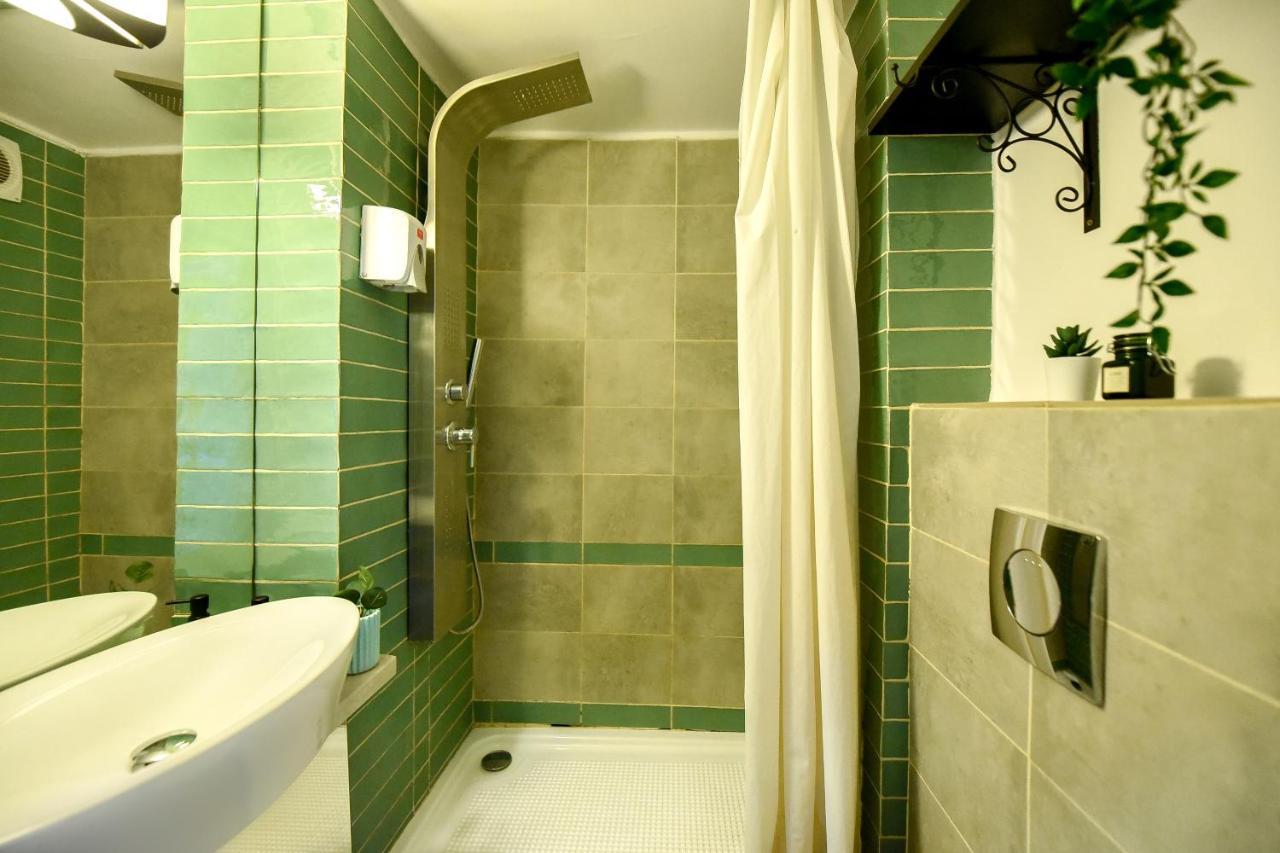 Captivating Old Town Apartment Bucarest Extérieur photo