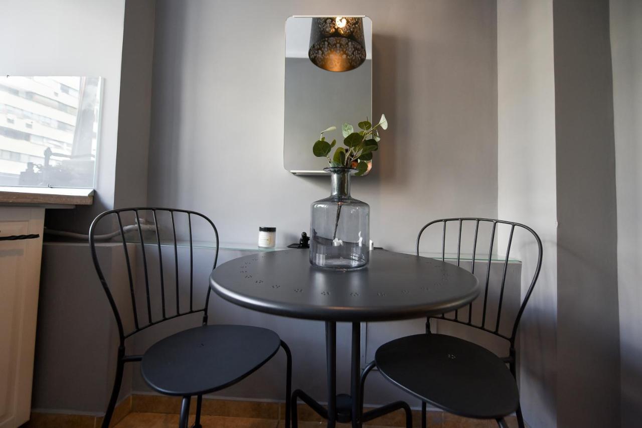 Captivating Old Town Apartment Bucarest Extérieur photo